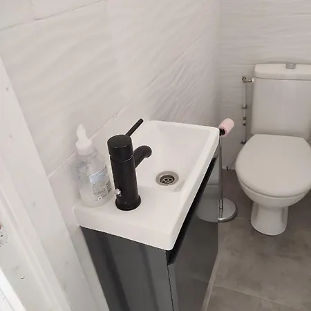 T3 Proche Plages Et Aeroport Apartment *